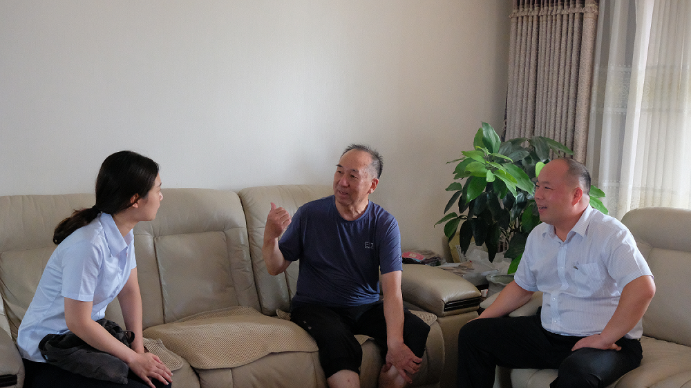 集團公司走訪慰問部隊轉業老干部！